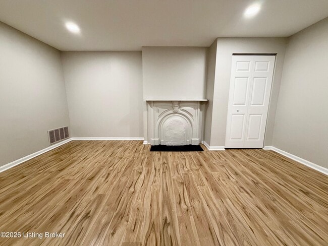 Photo - 2221 W Madison St