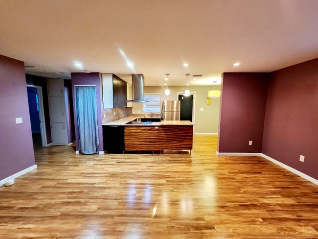 Photo - 539 82nd Ave N