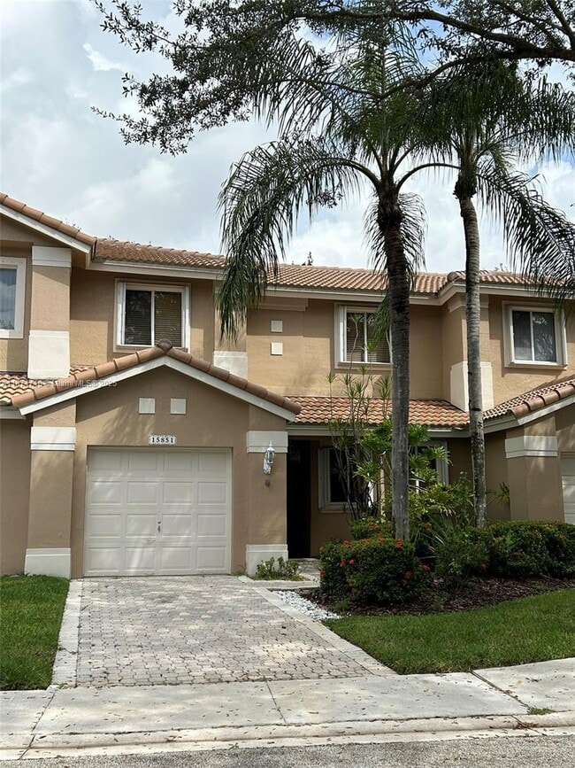 Building Photo - 15851 SW 10th St Rental