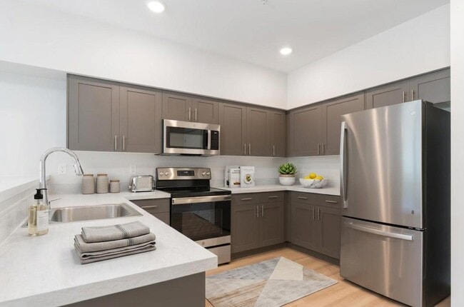 Photo - Redband Apartments