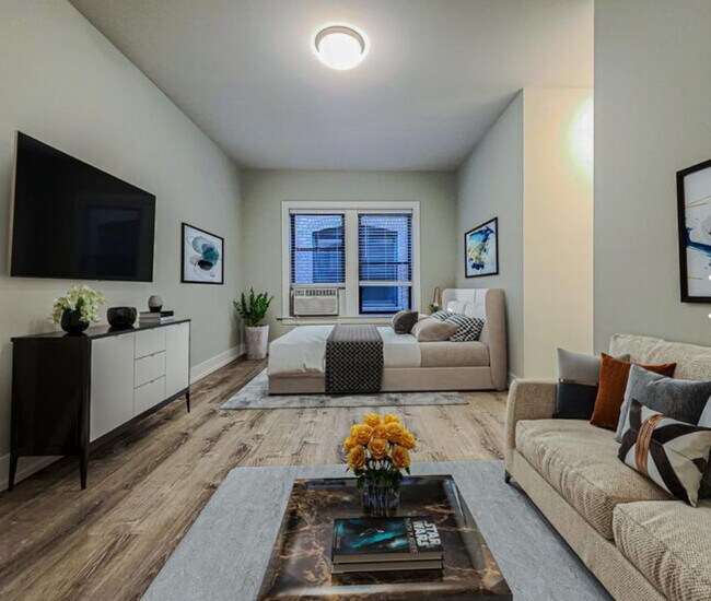 Photo - 715 W Brompton Ave