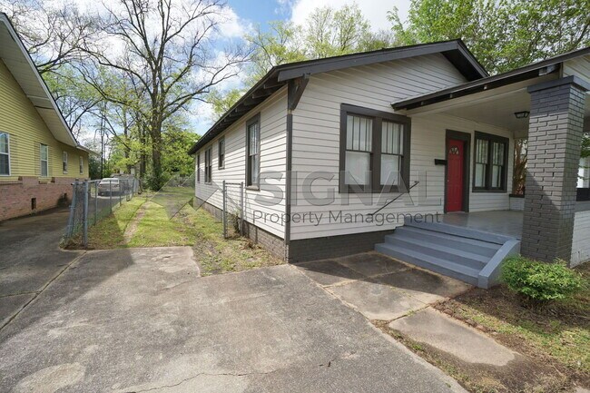 Photo - 1785 Steiner Ave SW