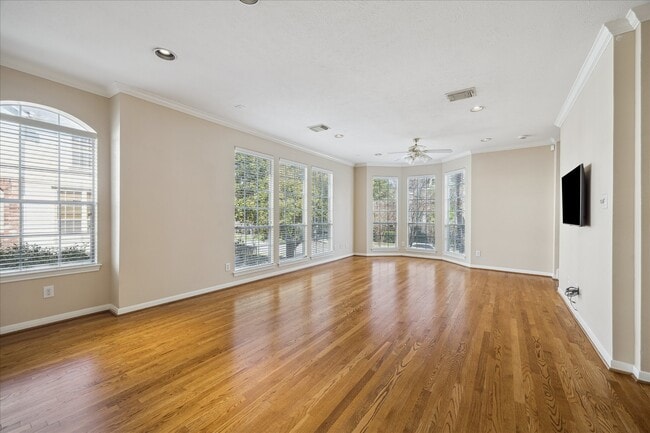 Photo - 2626 Commonwealth St