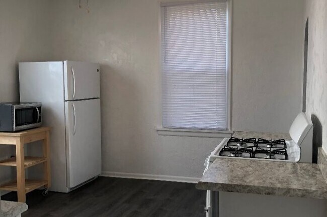 Kitchen - 236 Smith Way Unit 2