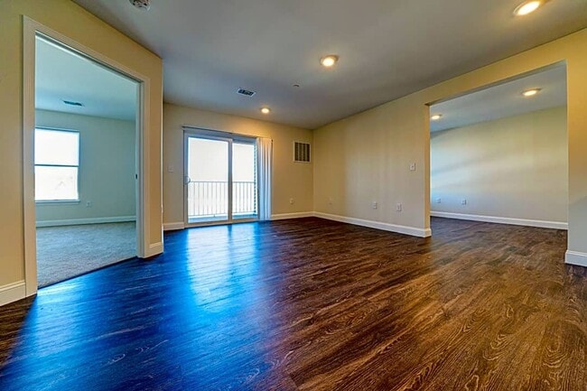 Photo - Beaver Brook Crossing Apartments