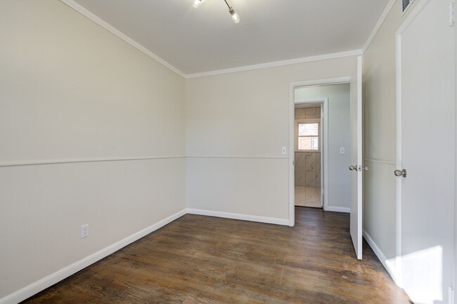 Photo - 2501 Ashley Dr