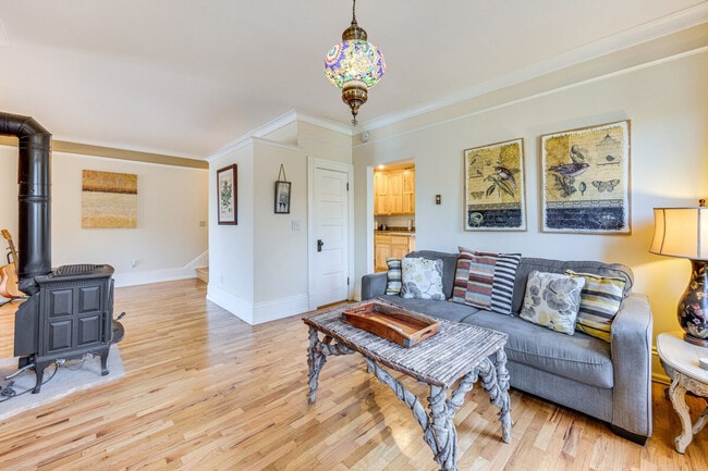 Building Photo - 1117 Manitou Ave Unit ID1385675P