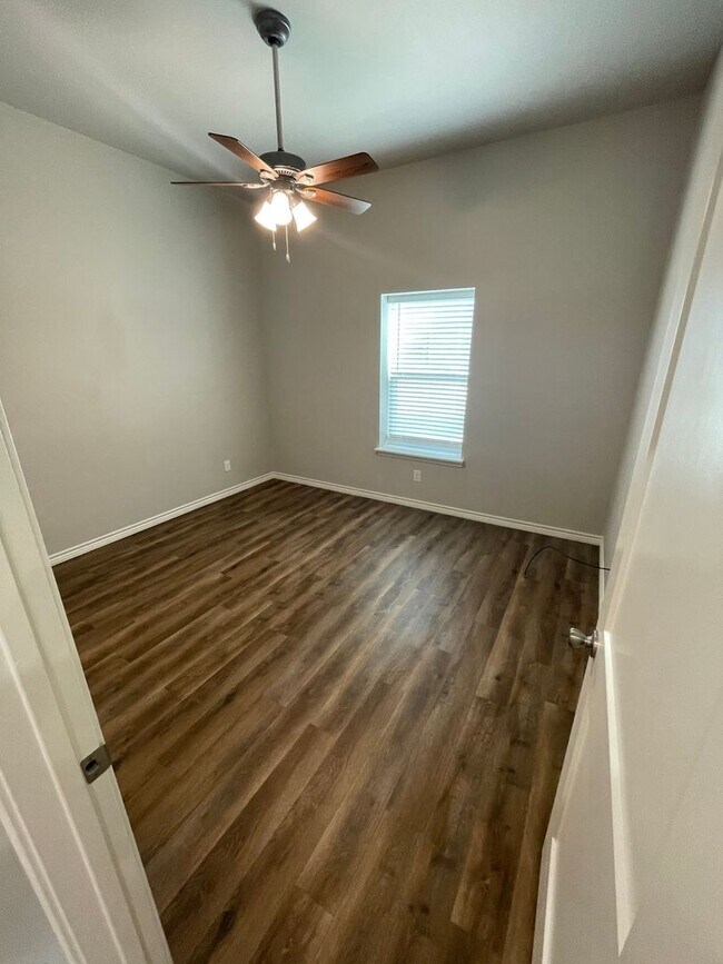 Photo - 1188/1190 Fm 2623 Unidad 1190