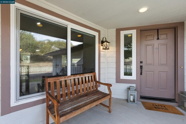 Photo - 342 Newcastle Ln