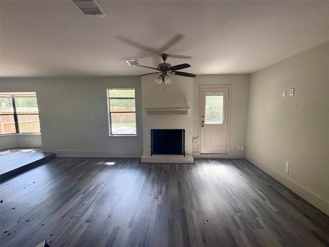 Photo - 80 Fallenstone Dr