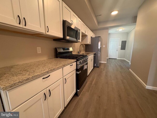 827 Harlem Ave