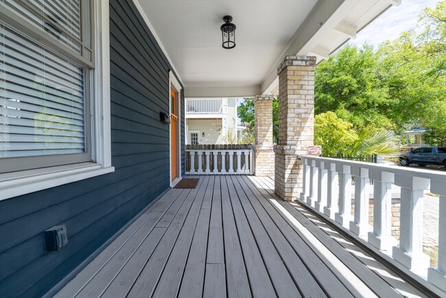 Photo - 1842 Hubbard St