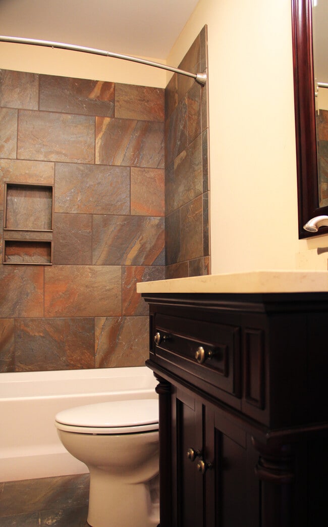 Photo - 51 N Champlain St Unit APT 2