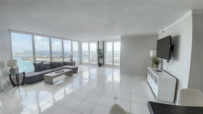 Building Photo - 1717 N Bayshore Dr Unit B-4157