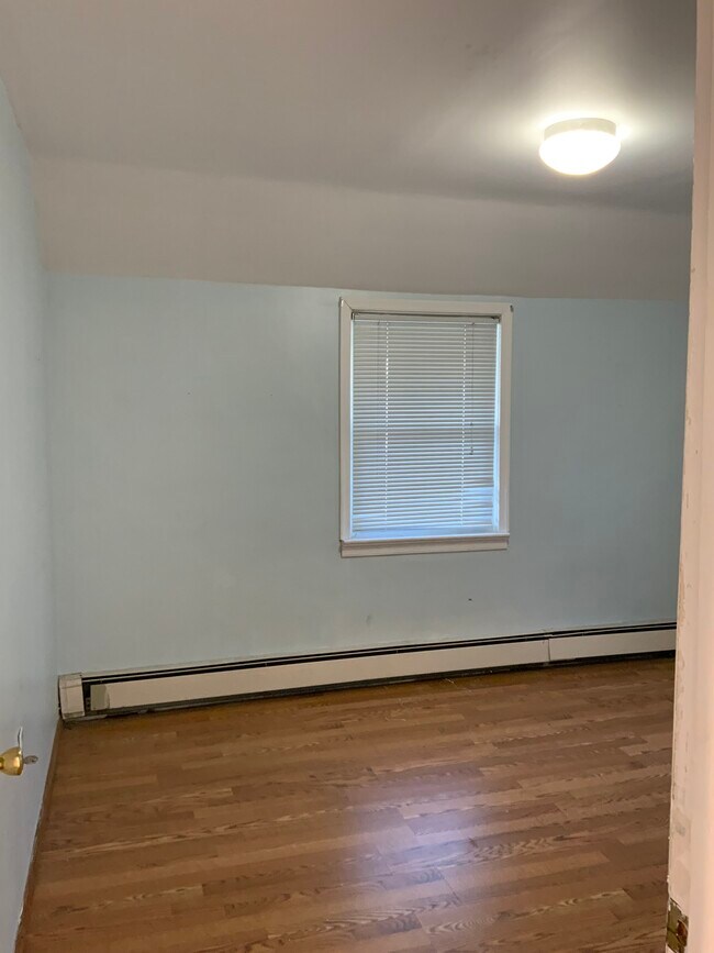 Photo - 830 Valley St