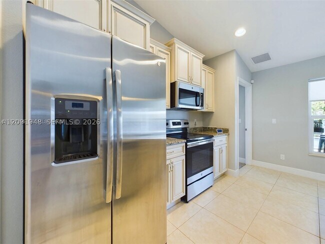 1557 SW Aledo Ln