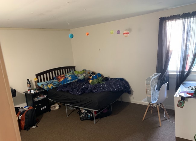 Photo - 77 Railroad St