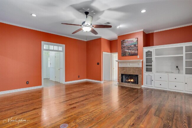 "Elegant 4-Bedroom Home in Bossier City with Granite Countertops & Cozy Fireplace!"