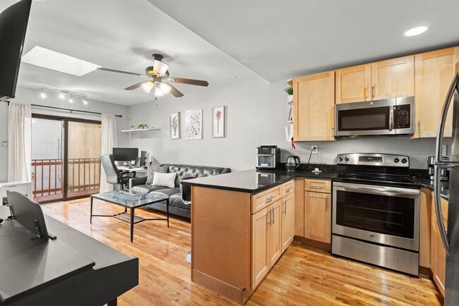 Photo - 354 1st St Unit 1R