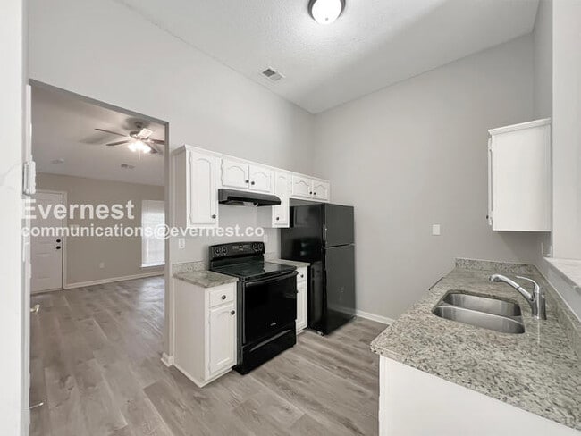 Photo - 5616 Kaitlyn Dr W