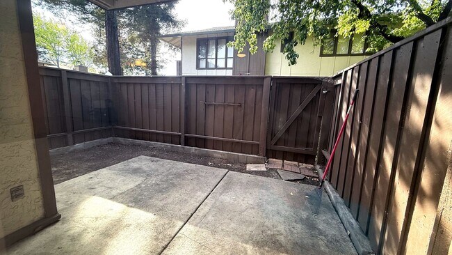 Photo - Charming 1 bed 1 bath condo on bottom floor Unidad 42