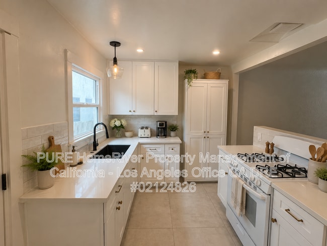 629 W 23rd St