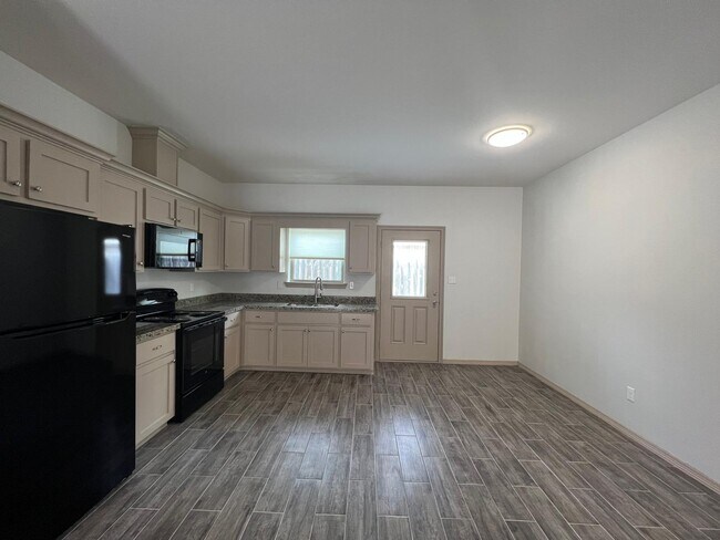 Photo - 2004 Bahamas Dr Unit 4