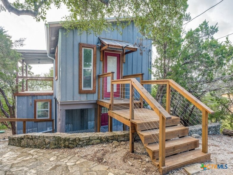 238 Ledgeview Dr