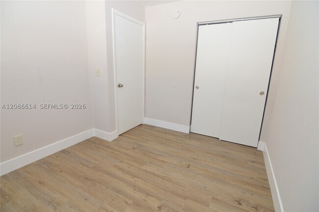 806 NW 10th St Unit 1