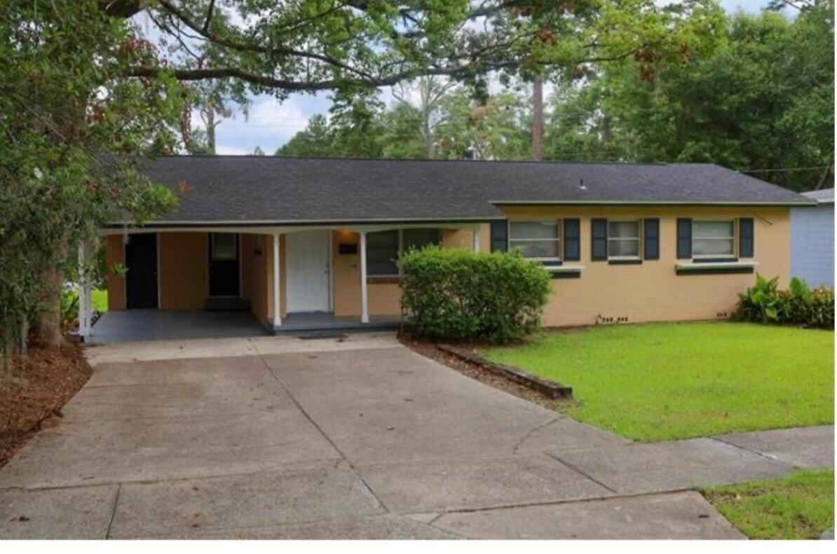 Photo - 406 Fairbanks Dr