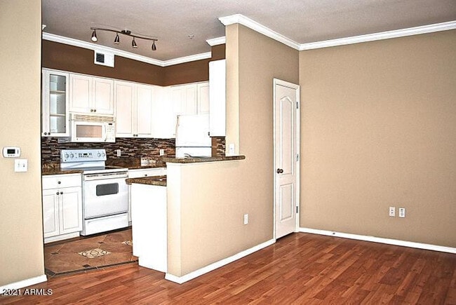 Building Photo - 1701 E Colter St Unit 474