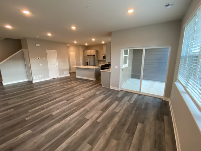 Photo - 17079 Dysart Pl