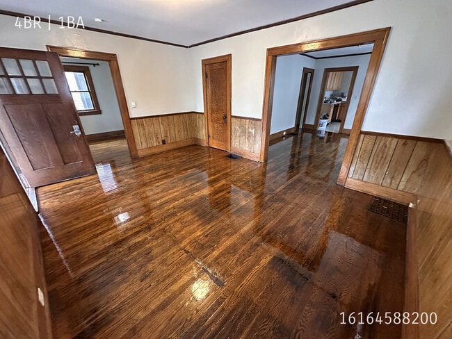 130 Corinne St SW