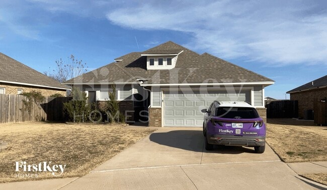 Building Photo - 2020 Sara Vista Dr