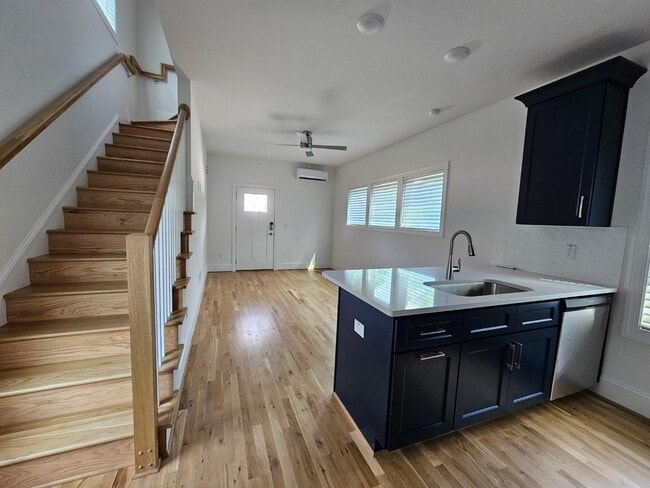 Photo - 1749 Crest Rd