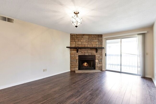 Photo - Charming 1 beds 1 bath in Aurora!**Owner i...