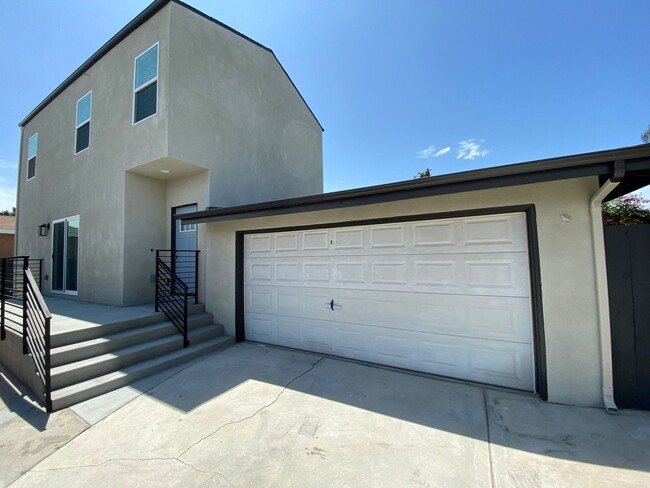 5320 E Falls View Dr
