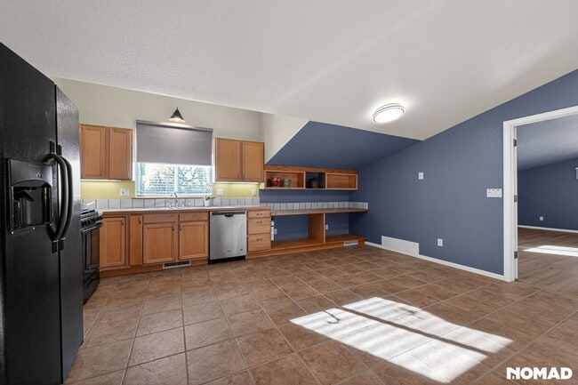 Photo - 230 Briggs St