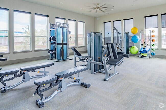 Fitness Center Weight Machines - Range at Reunion