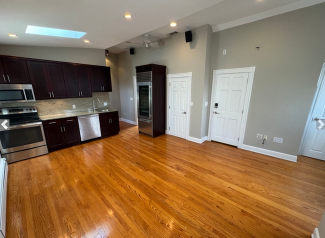 Building Photo - 24 Ellington Rd Unit 3