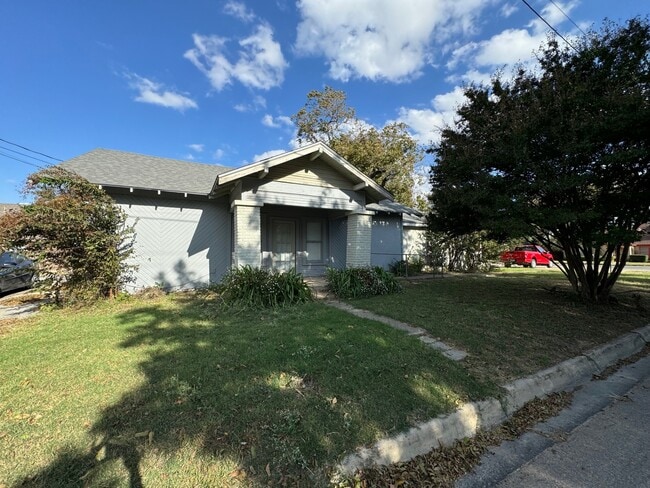 Building Photo - 683 W Tarleton St Rental