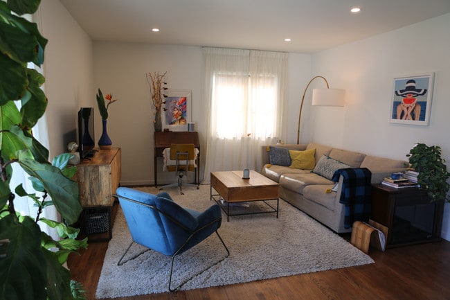 Photo - 5649 Clemson St Unidad 1-2 Rental