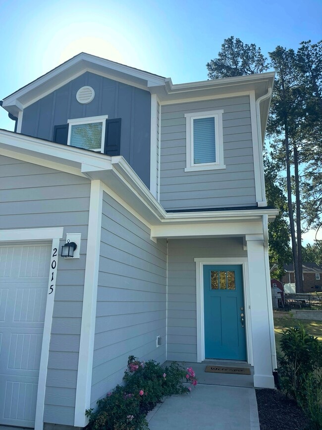 Building Photo - 2015 Rockface Way