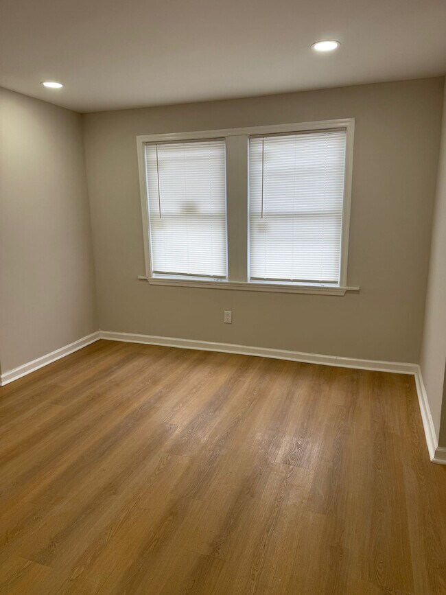 Photo - 4050 Maywood St