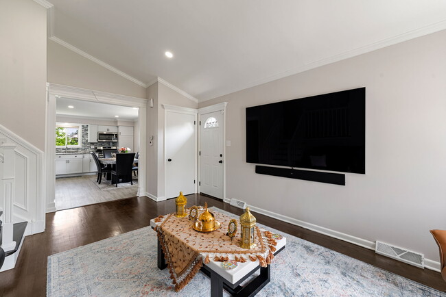 Photo - 660 56th Pl