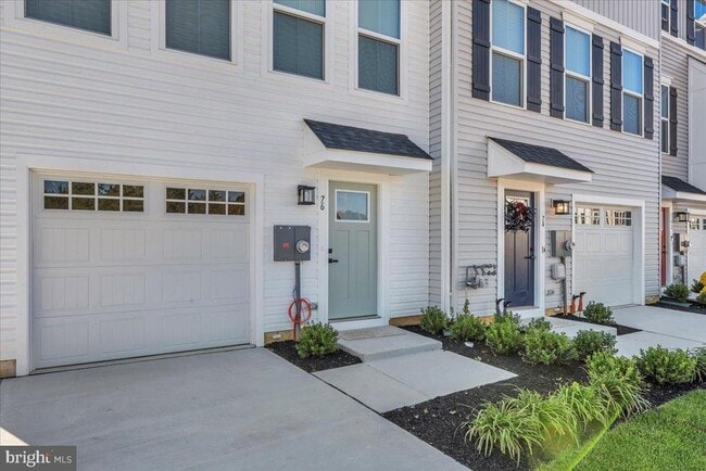 Photo - 76 SAND HILLS Dr