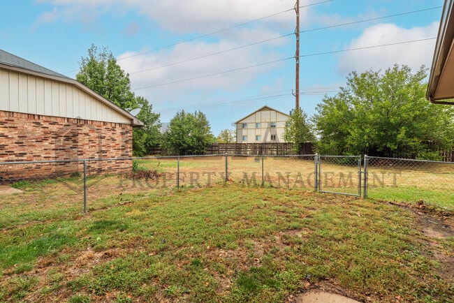 Photo - 6908 W O'Neil St