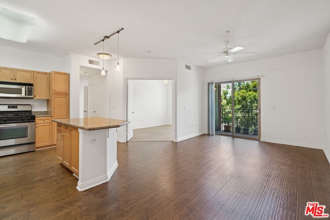Photo - 100 S Alameda St Unit 355