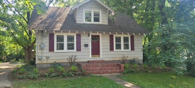 Building Photo - 619 S Kentwood Ave