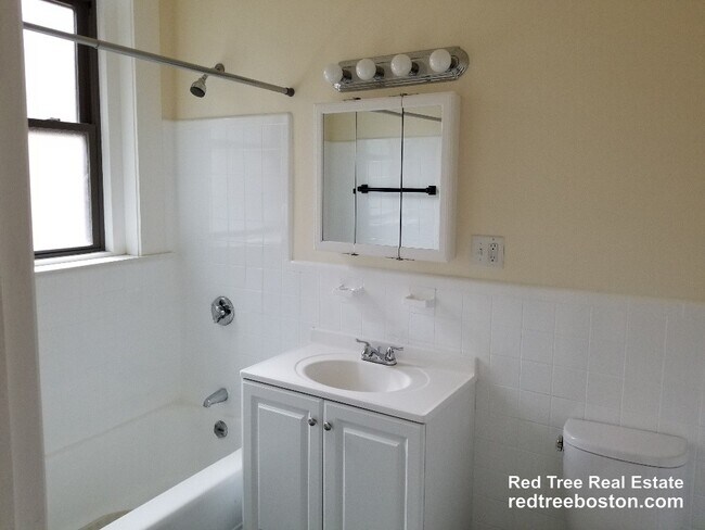 1463 Beacon St Unit 3